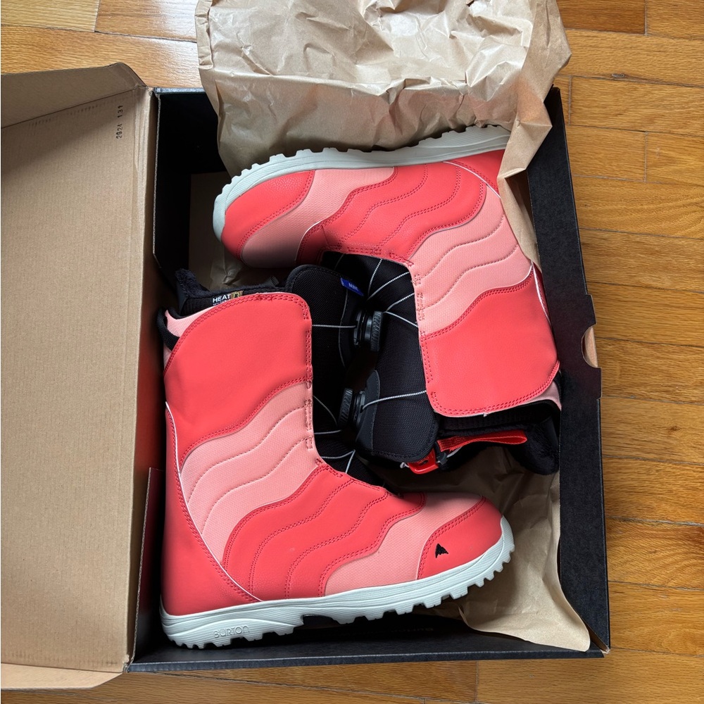 Women’s Burton Mint BOA Snowboard Boots size 9.5
